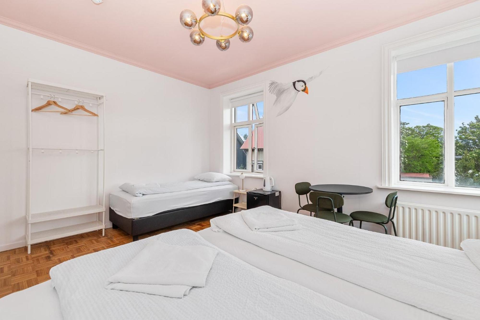 Downtown Reykjavik Baldursbra Guesthouse Zewnętrze zdjęcie