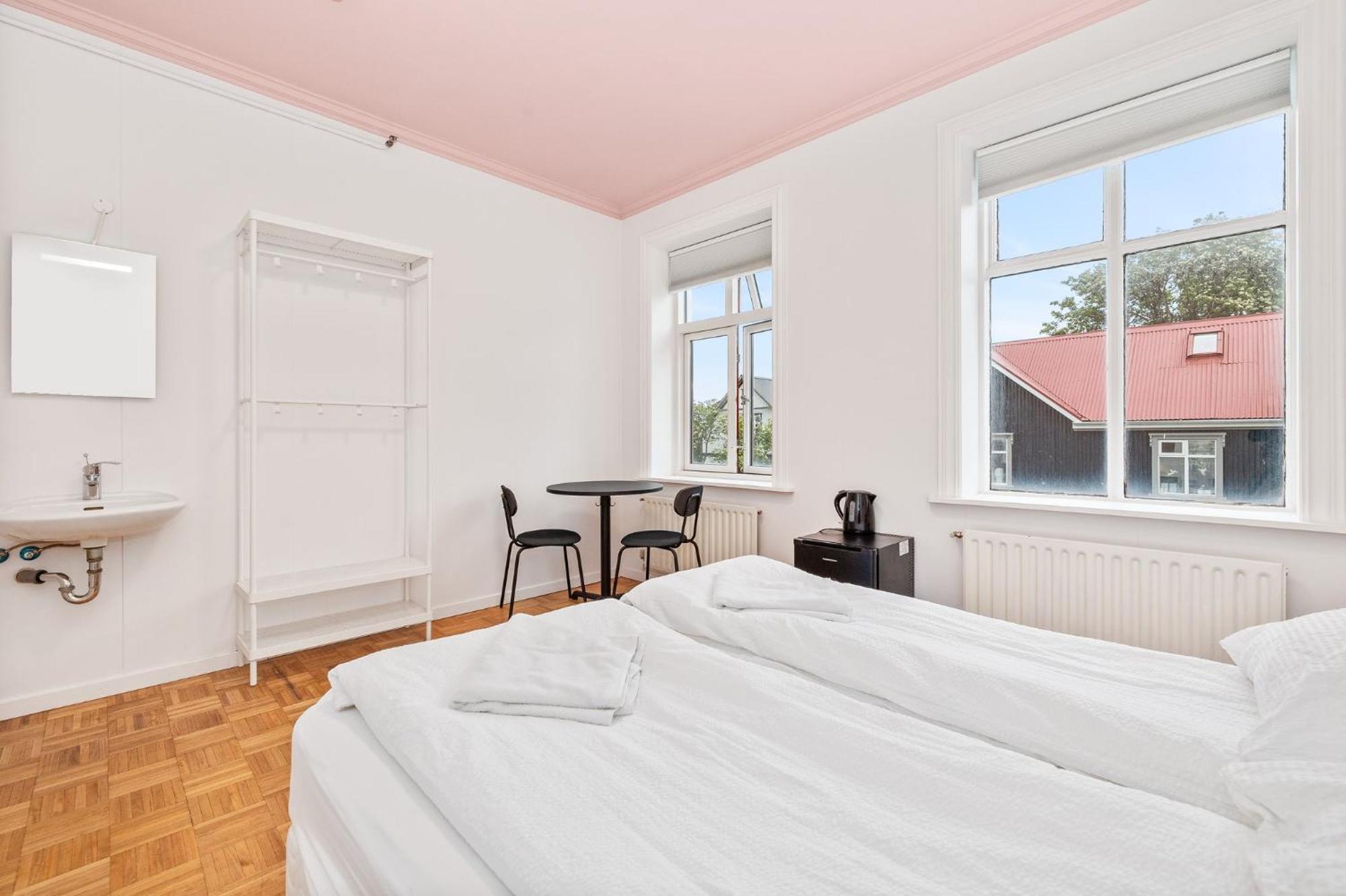 Downtown Reykjavik Baldursbra Guesthouse Zewnętrze zdjęcie